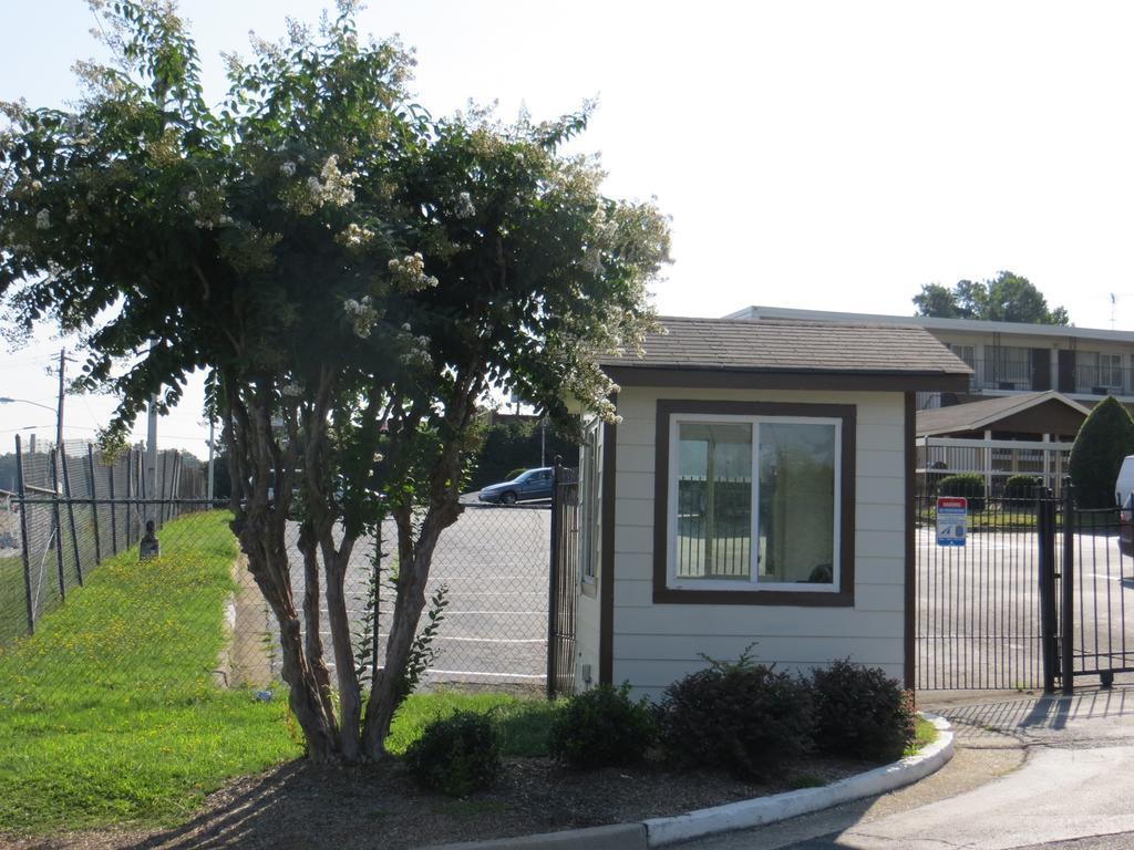 Budgetel Inn And Suites Lodge West Extérieur photo