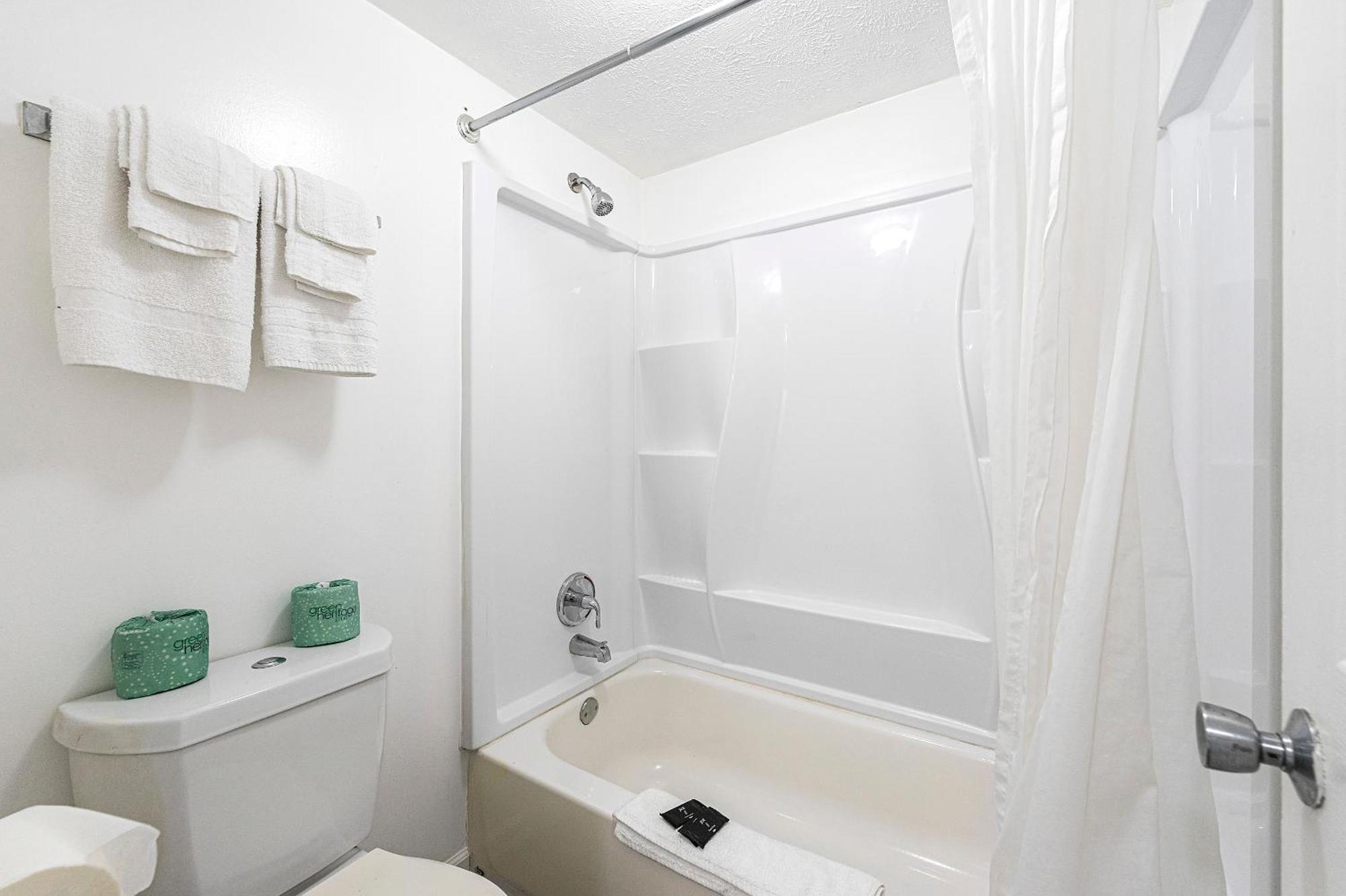 Budgetel Inn And Suites Lodge West Extérieur photo