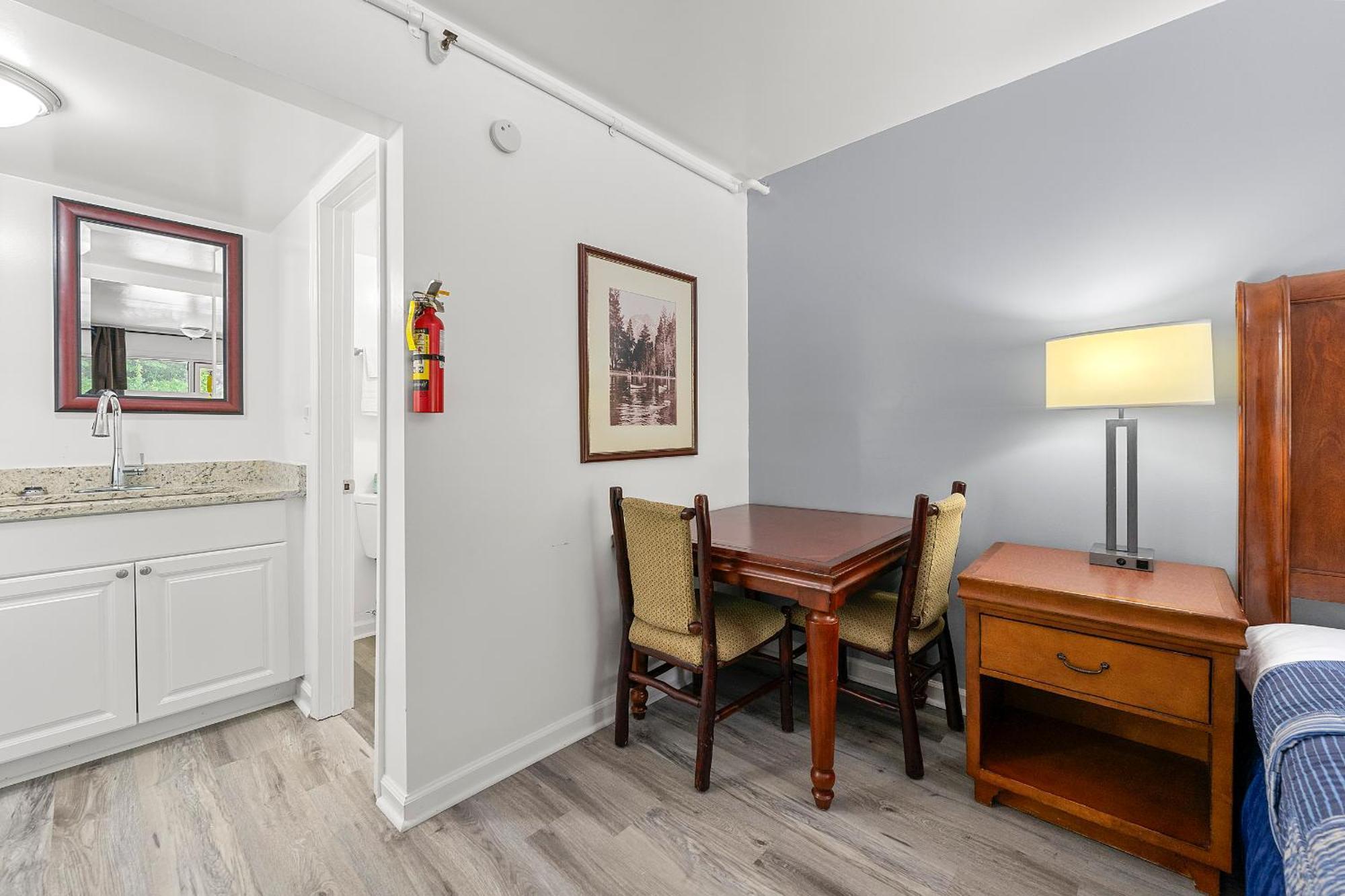 Budgetel Inn And Suites Lodge West Extérieur photo
