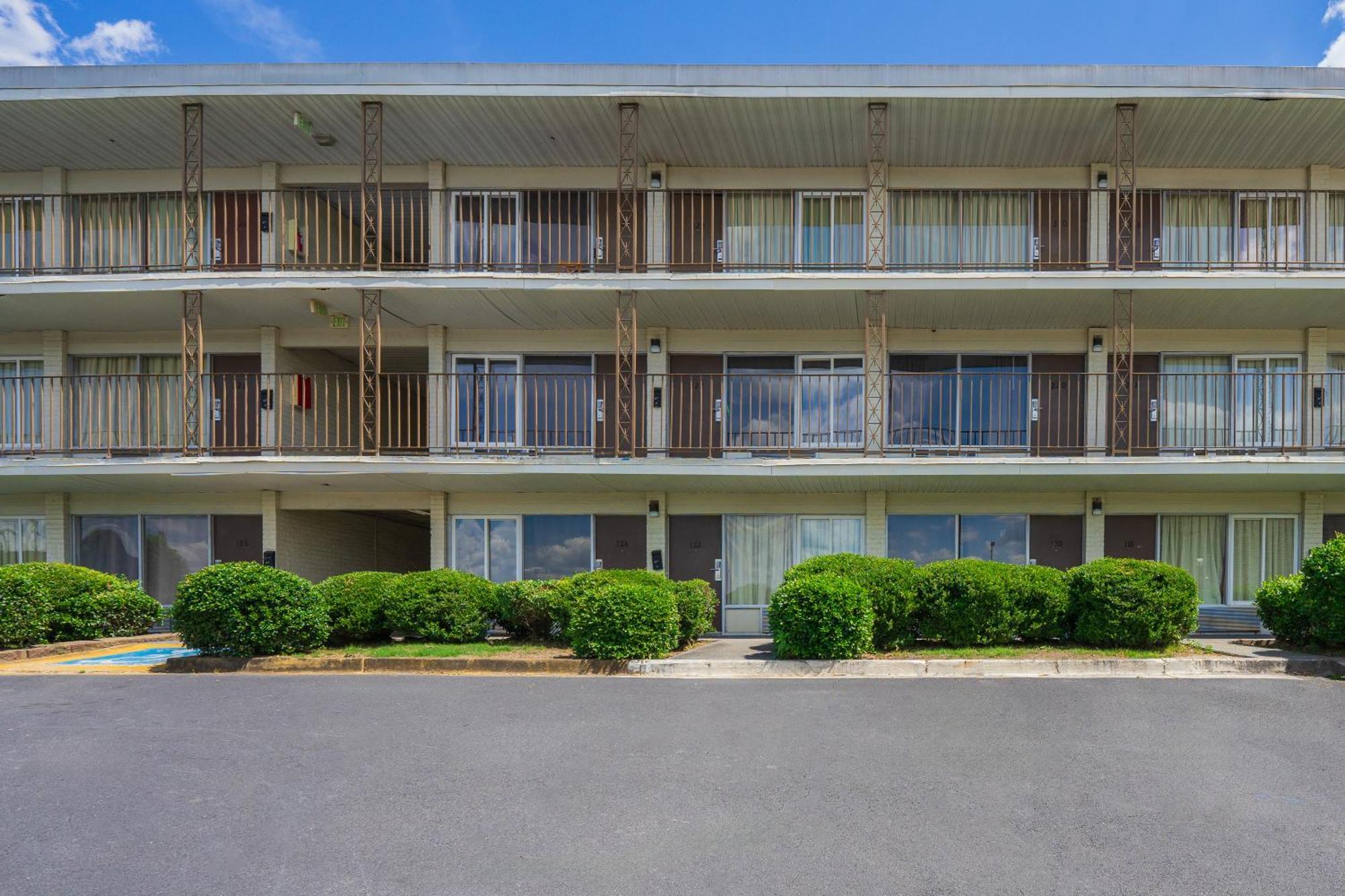 Budgetel Inn And Suites Lodge West Extérieur photo