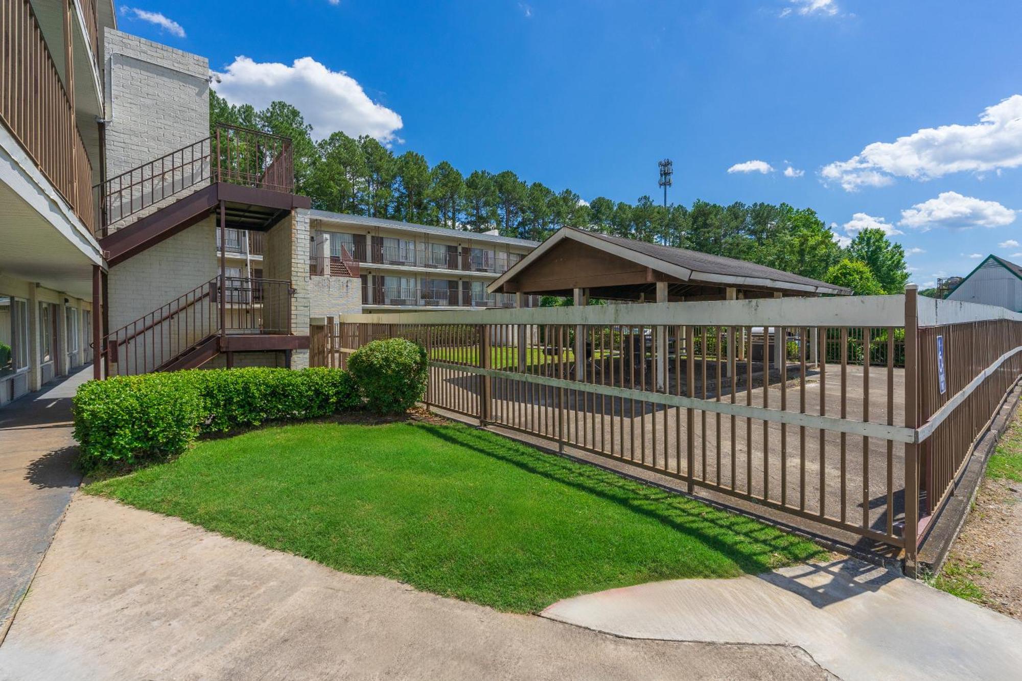Budgetel Inn And Suites Lodge West Extérieur photo