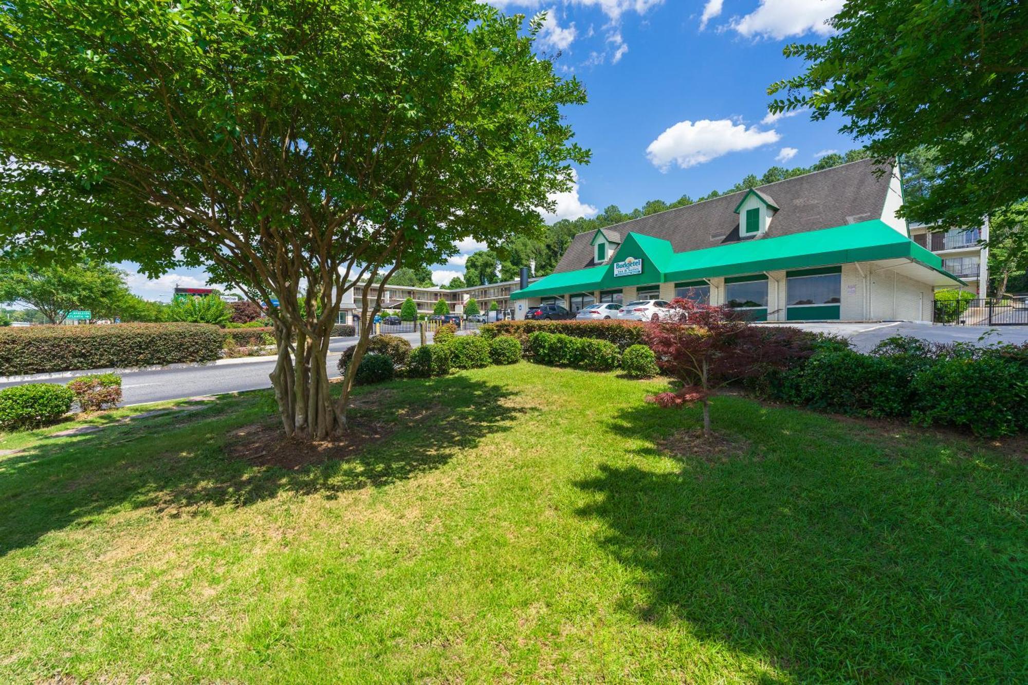 Budgetel Inn And Suites Lodge West Extérieur photo